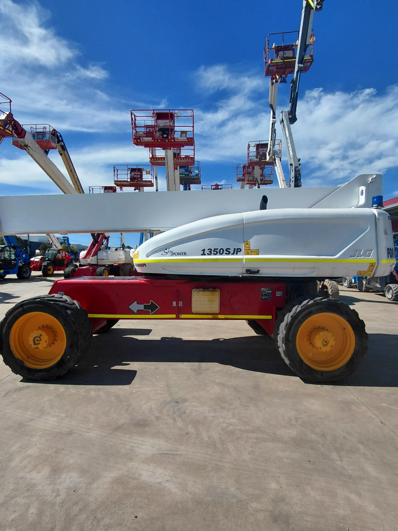 Telescopic Boom Lift - View 2